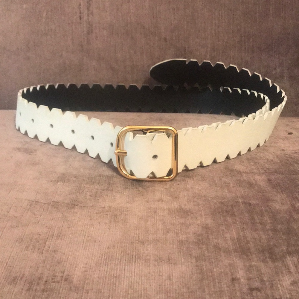 Diane von Furstenberg scalloped belt single notch